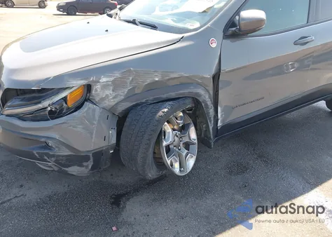 2019 Jeep Cherokee Trailhawk 4X4 from USA, damaged, VIN 1C4PJMBX2KD437779